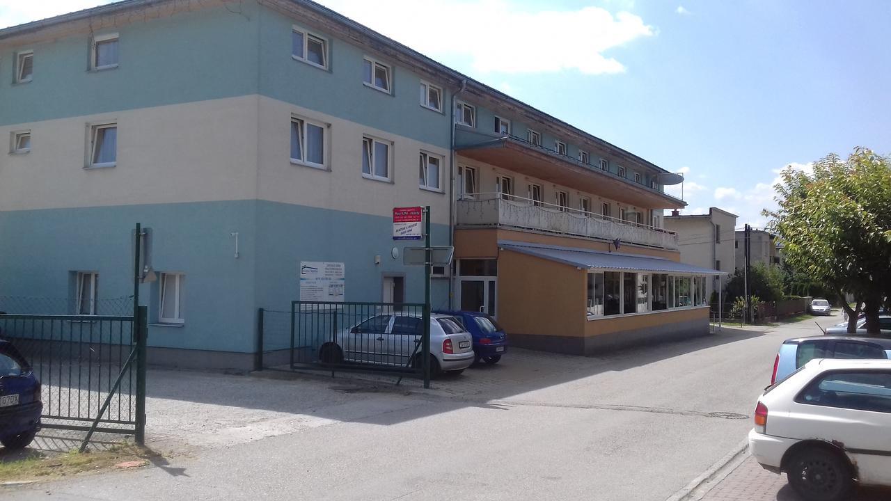 Penzion Anton Teplicka nad Vahom Екстер'єр фото